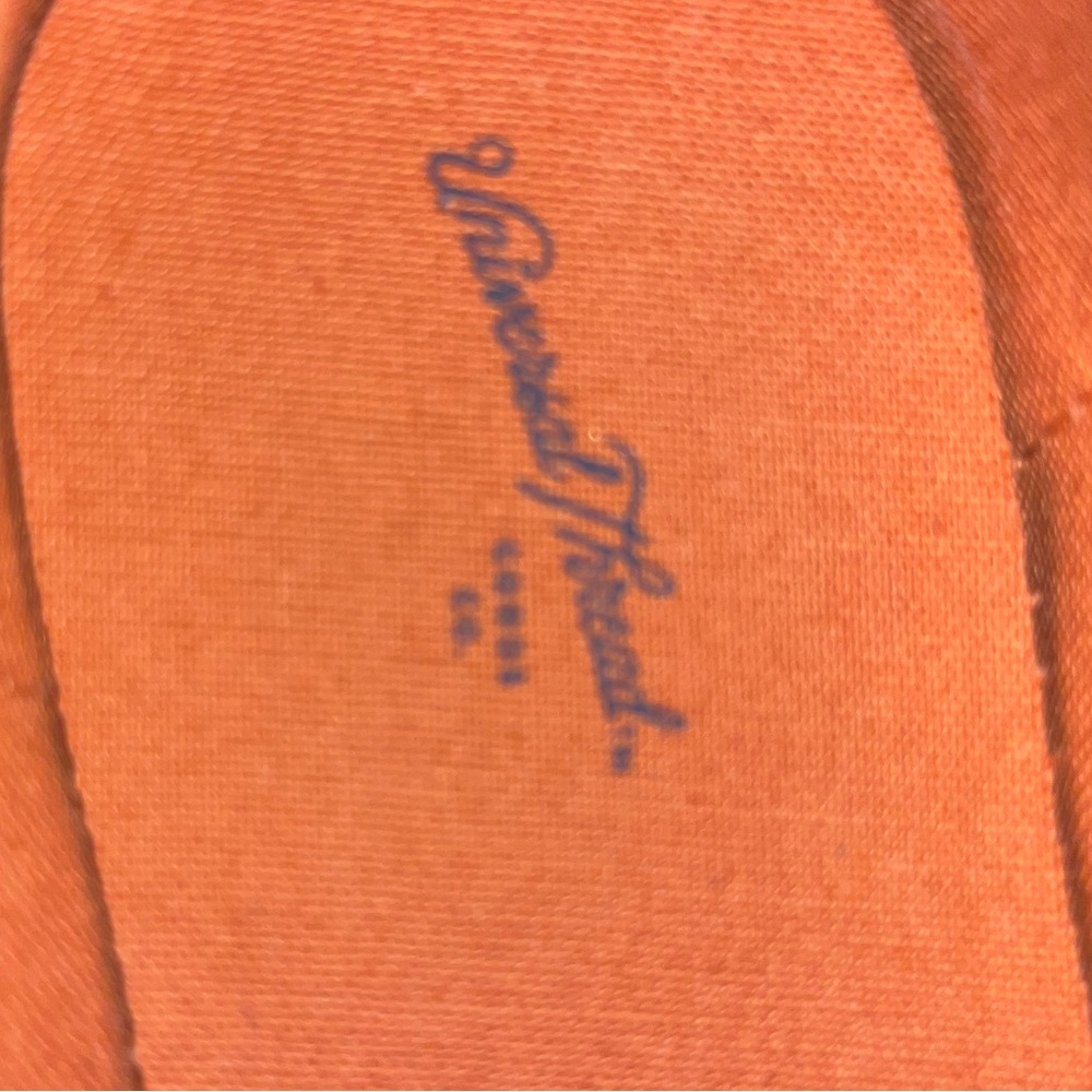 universal thread shoes - Picture 3 of 3